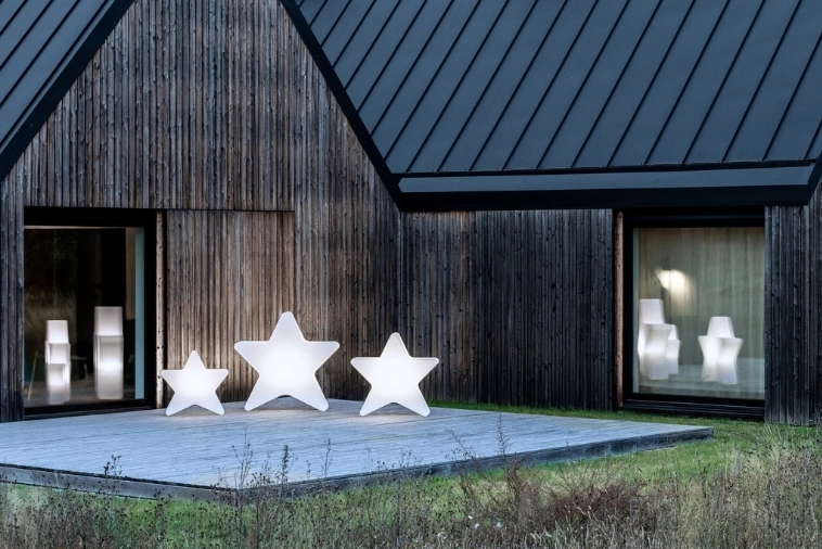 Zestaw gwiazd Monumo na tarasie